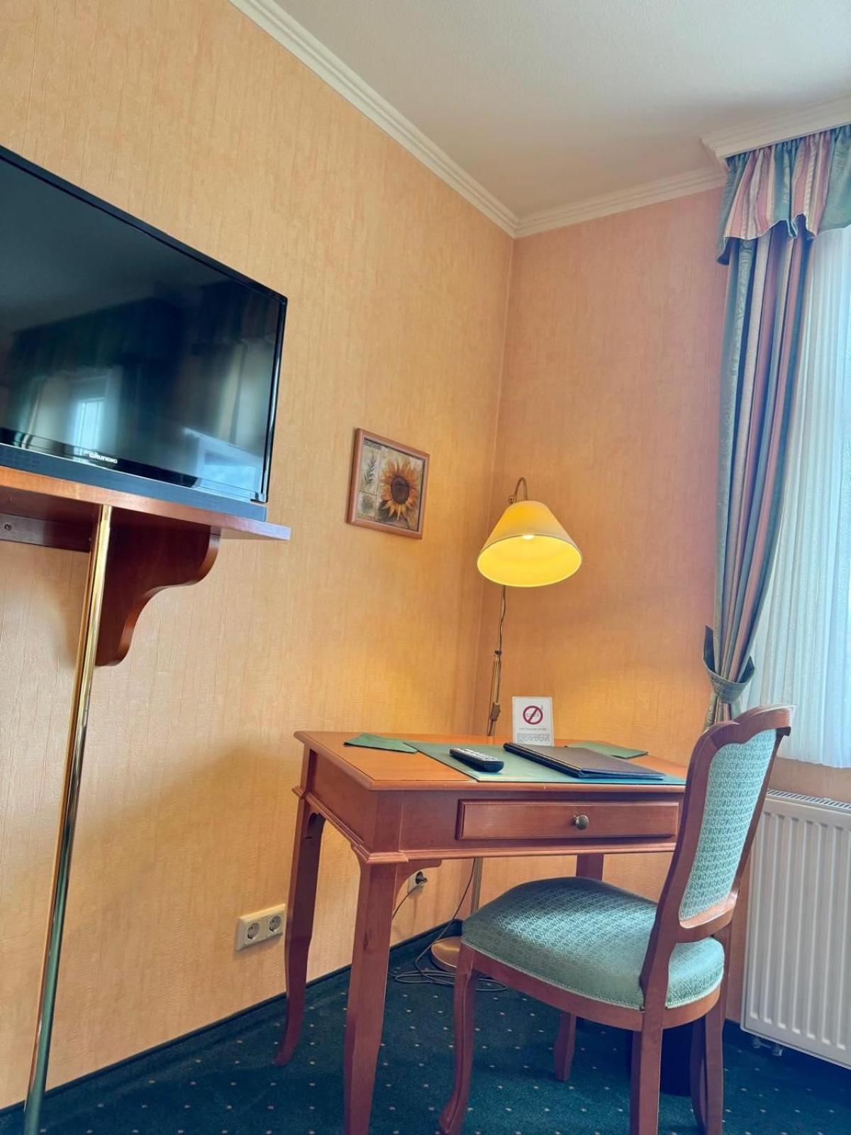 Pension Alter Kutschenbauer Wernigerode Oda fotoğraf